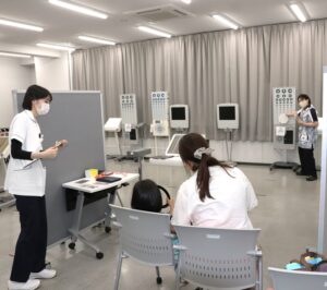 【視覚機能学専攻】初開催「アイ・アイ・フェア2026」報告！検査も遊びも全力で楽しんでくれました！