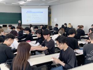 就業体験に向けて「ビジネスマナー講座」を開催