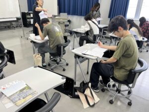 建築デザインで必要なスキル「建築図面から立体をイメージする」模擬講義をオープンキャンパスで開催しました