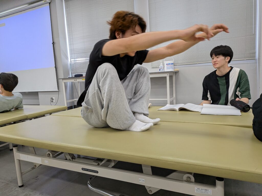 理学療法士の「分析眼」を磨く！運動動作分析演習に潜入